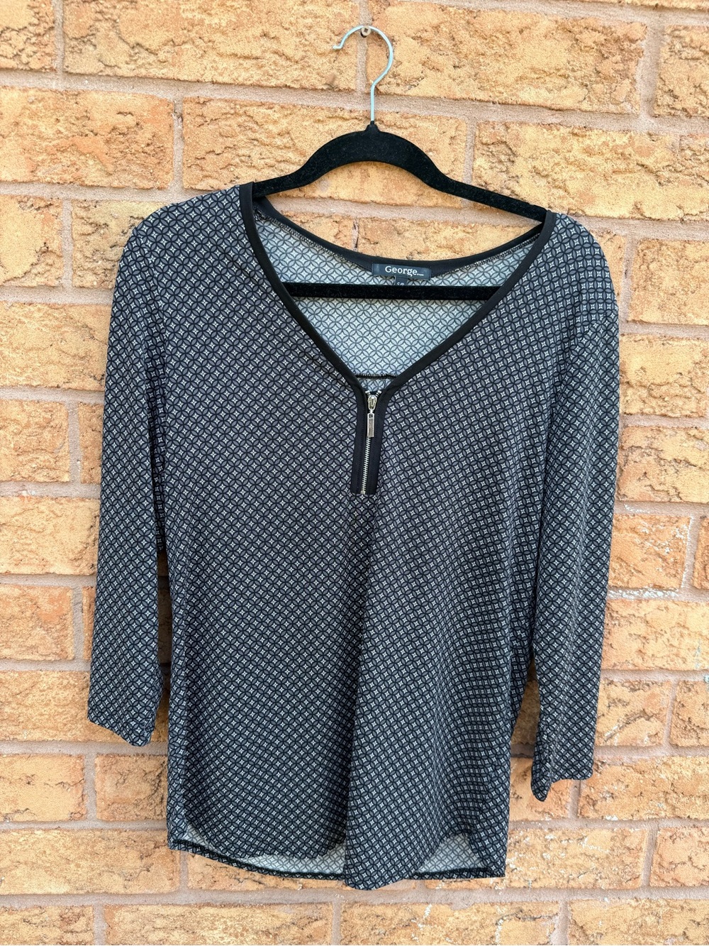 10/$25 • George Geometric Print Zip Detail Top